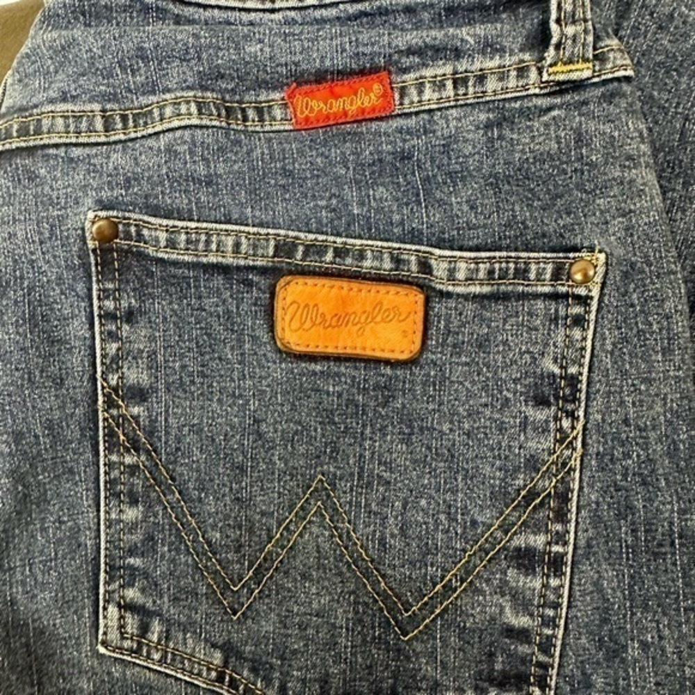 9. Women’s wranglers size 9 x 36 - Picture 1 of 7